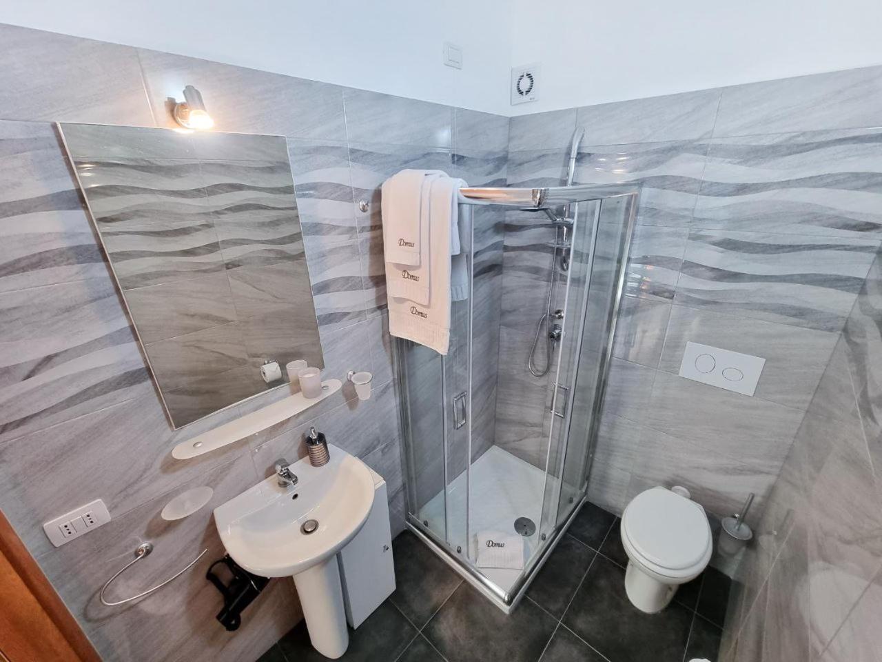 Bb Domus Catanzaro Bed and Breakfast Δωμάτιο φωτογραφία